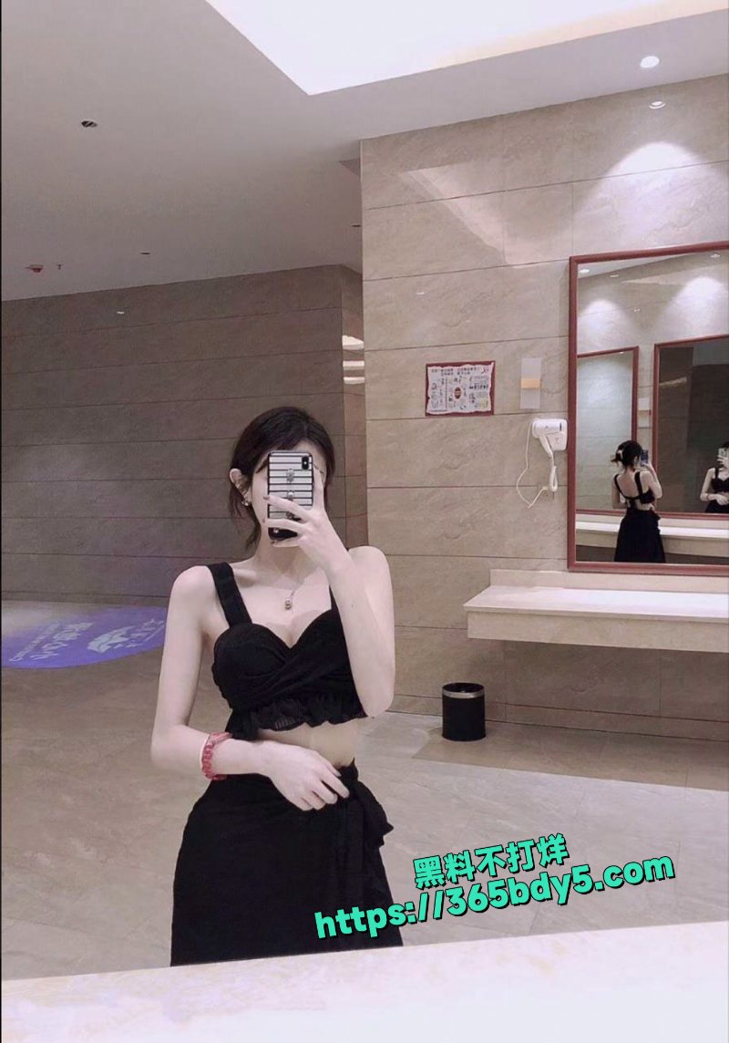 天津艺术学院舞蹈系孙怡在酒店被调教各种抽插5