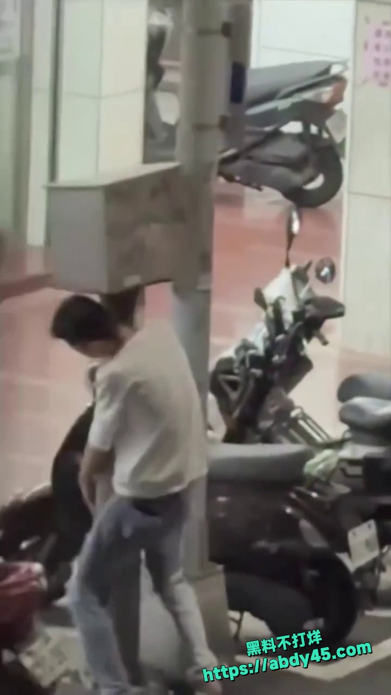 电线杆激情 1