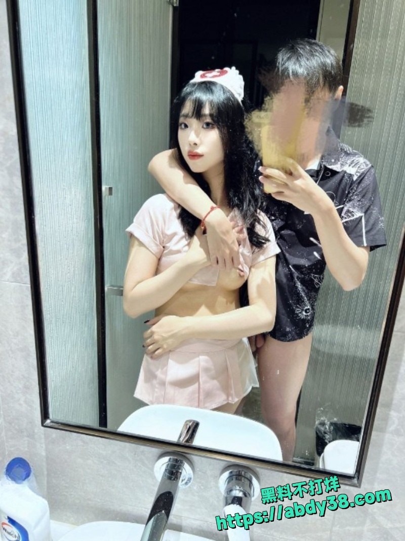 杭州超高颜值大学生被富二代包养 3
