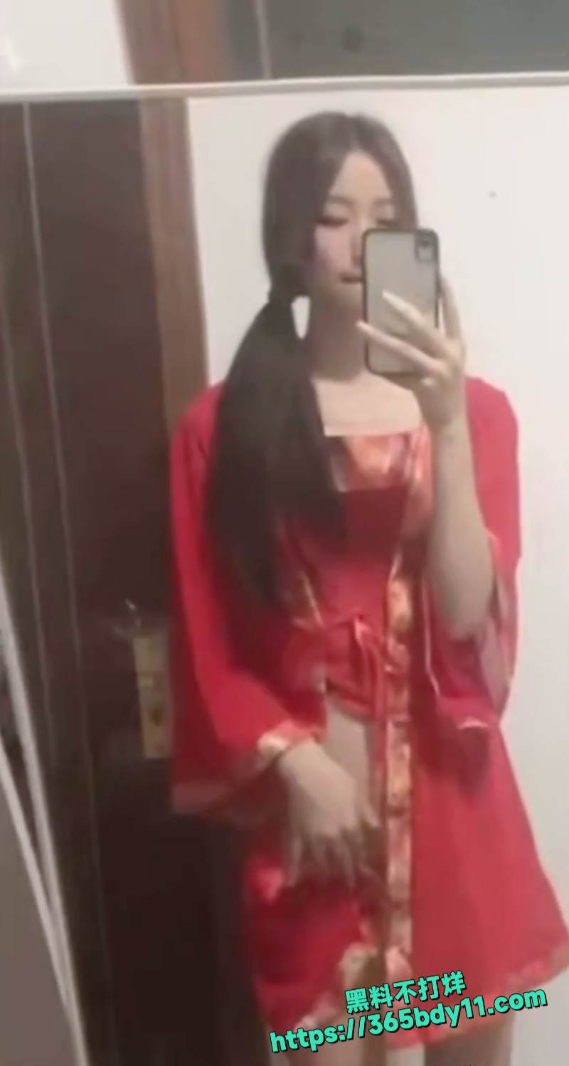 海南大学反差校花 郑媛琪 清纯人设崩塌