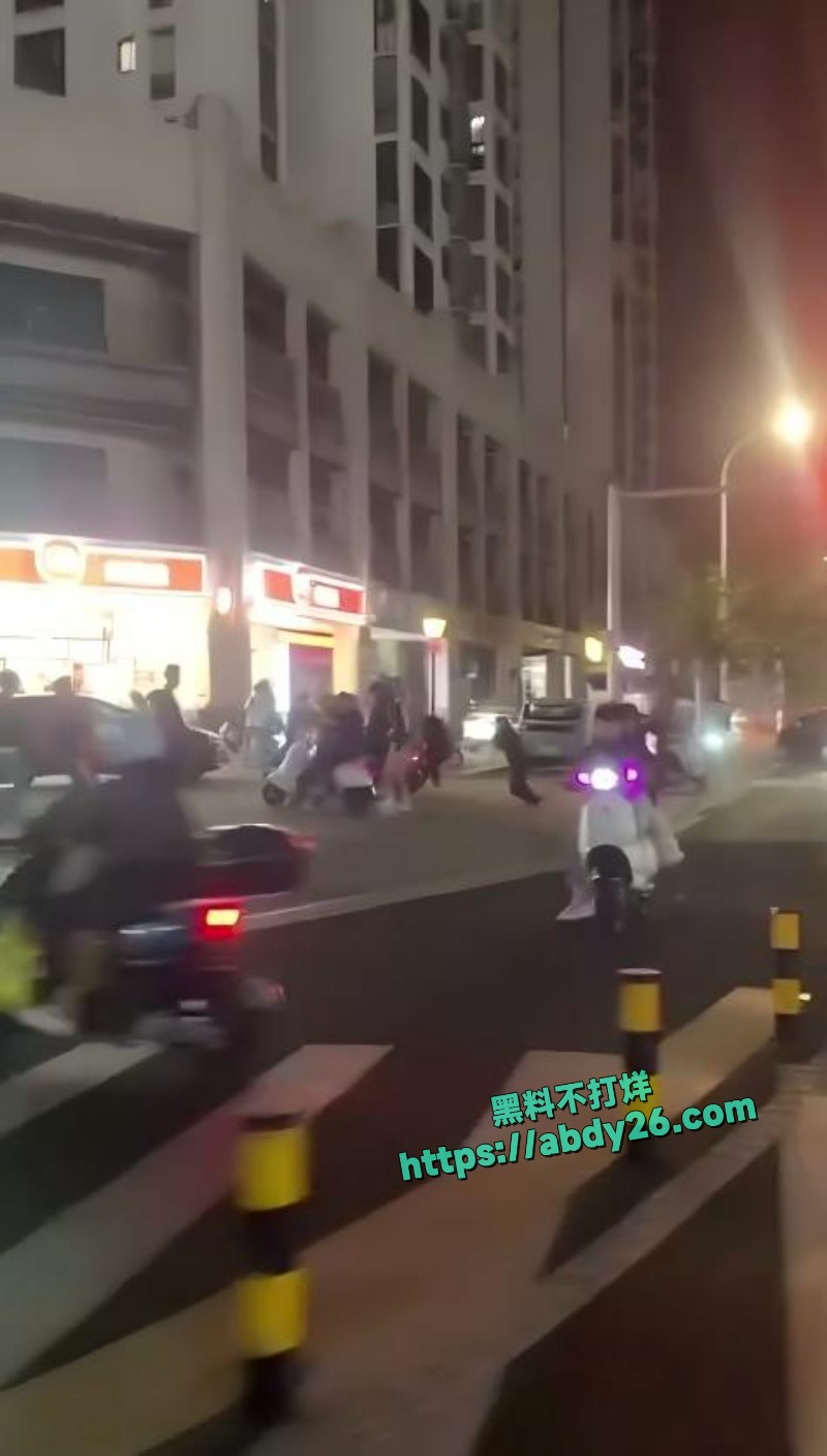 海南海口精神小伙打群架2