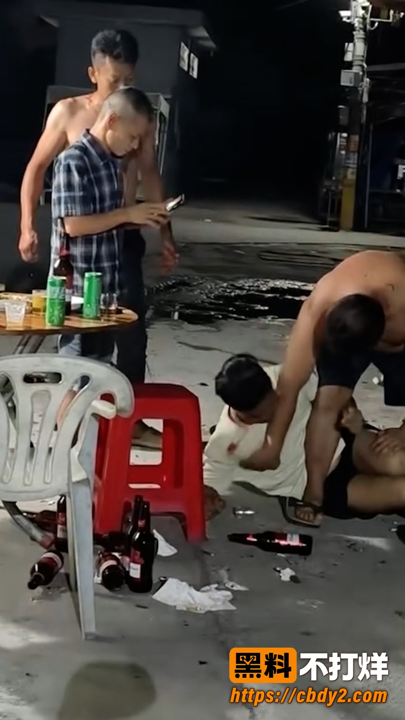 半夜烧烤摊前 10