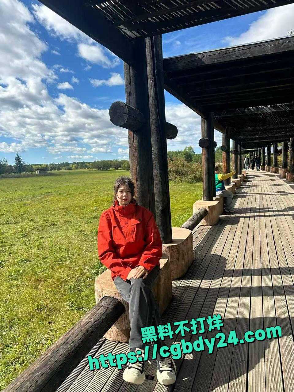 黑龙江漠河市王雪阳喜欢脚踩两只船给别人看逼1