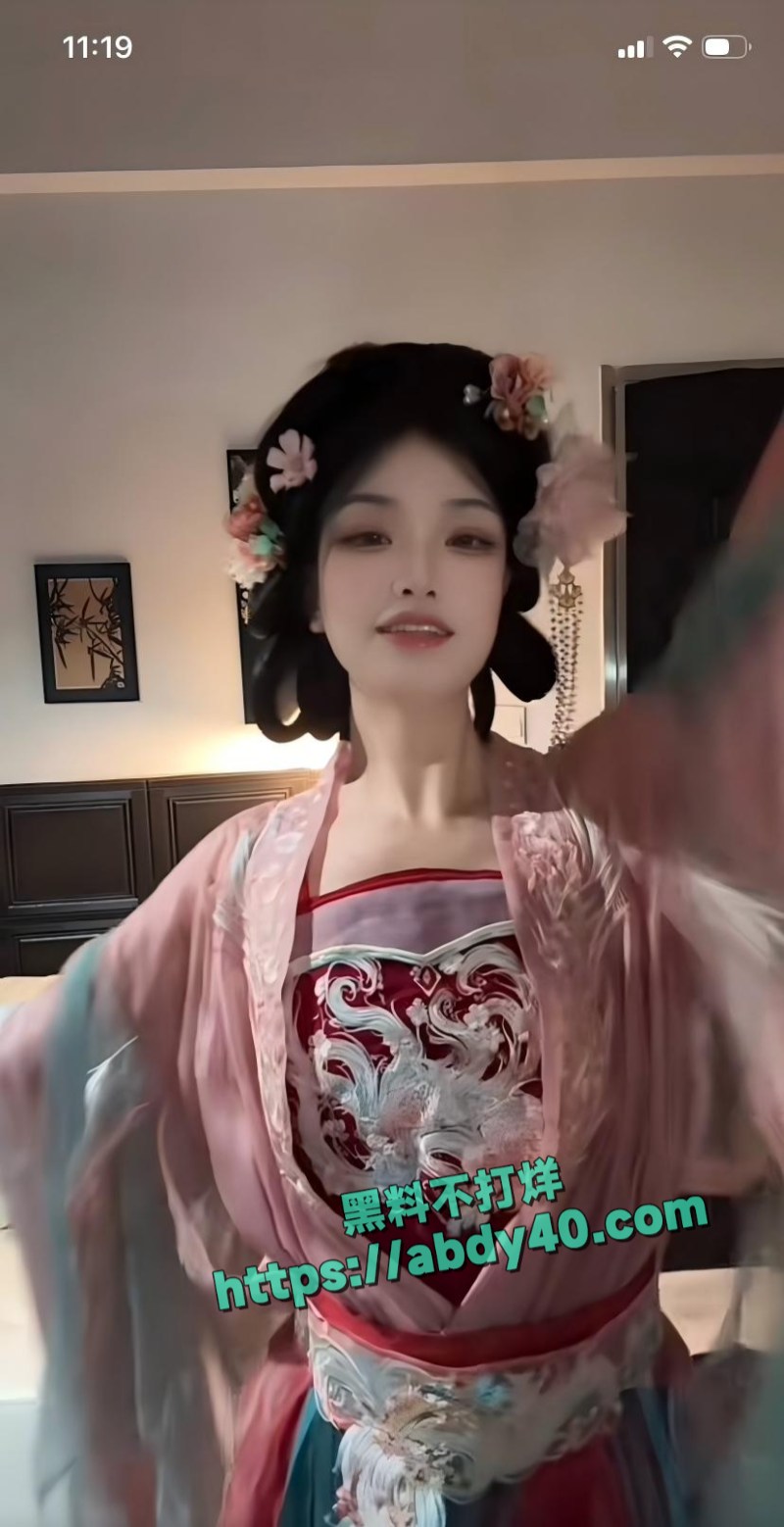 抖音清纯反差博主芊3