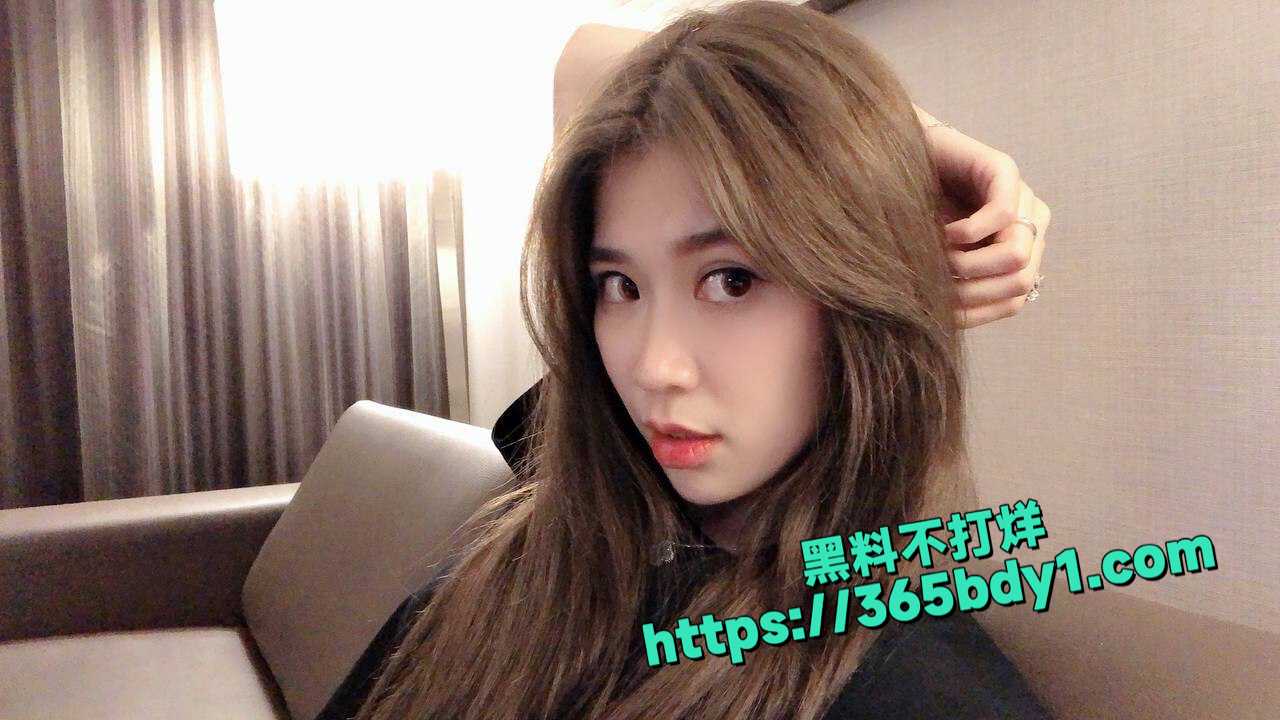 江苏极品班花狗链舔脚3