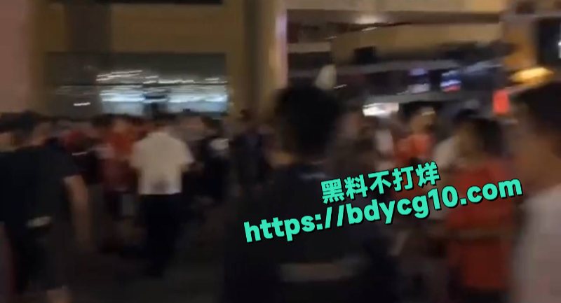 成都蓉城与天津津门虎赛后韦世豪遭遇不公抵制球迷的不良行为2