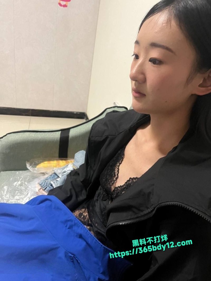 某职院艺术生外面请嫩可爱私下反差骚母狗2