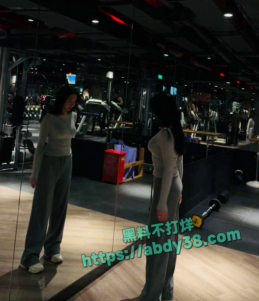 快手网红牌晓亮直播间公然吸毒 35