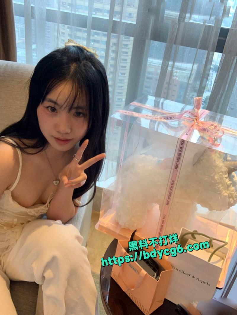 极品反差露脸女神推特网红爱健身撸铁母狗悲哀小狗完整版16.jpg