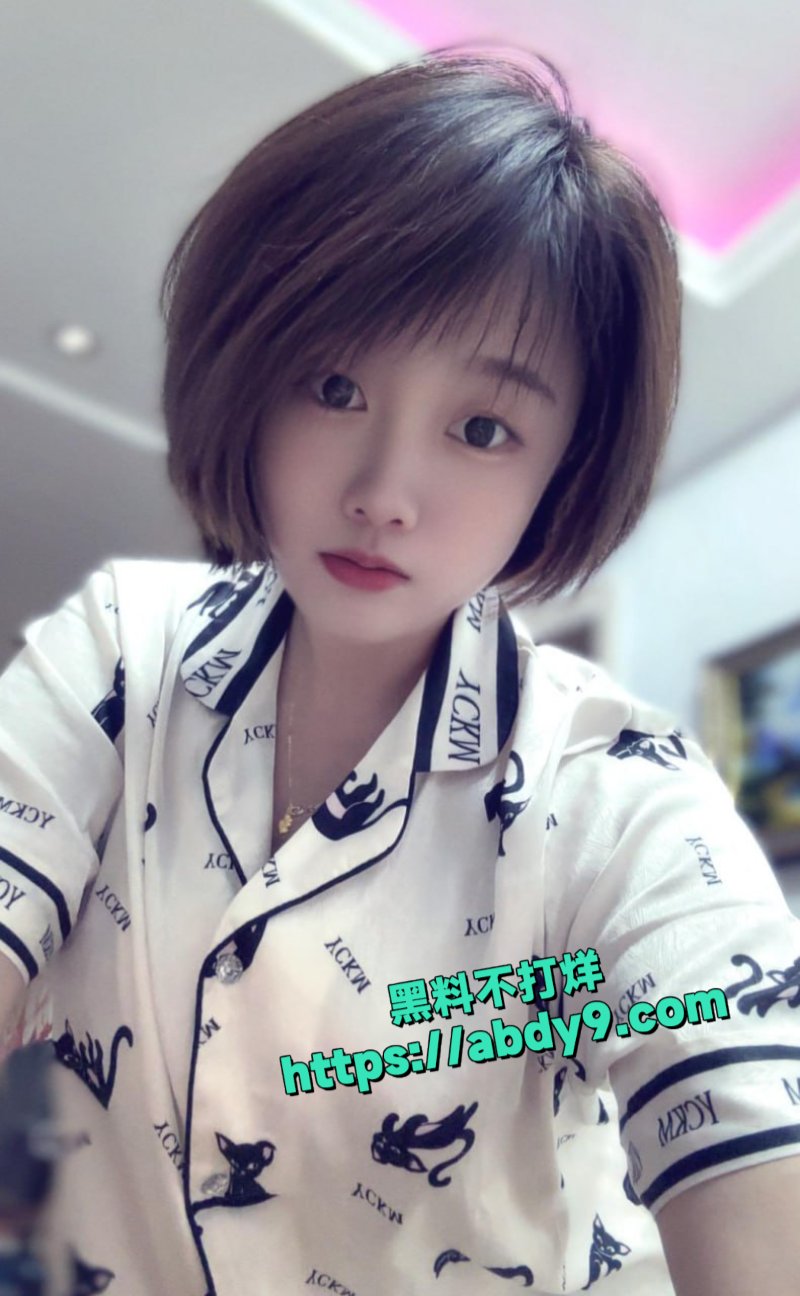 高铁短发女孩16