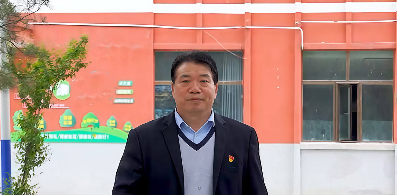 西宁中学校长张某与小21岁女教师李某婚外情 买假结婚双双获刑 性爱视频流出