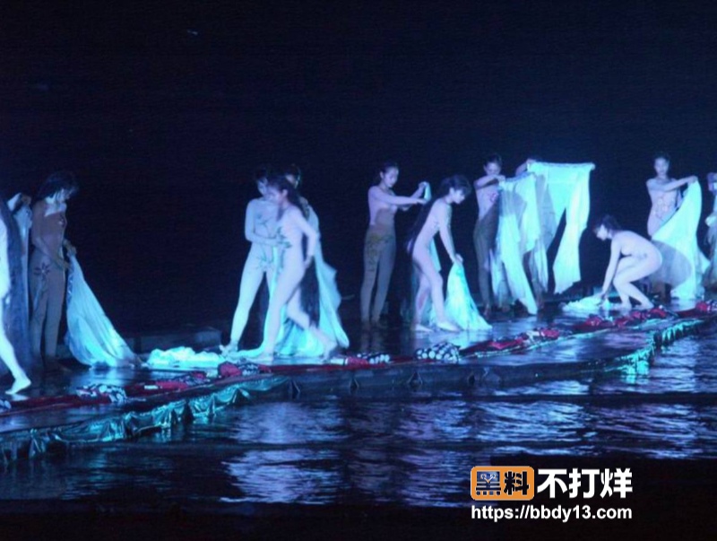 广西印象刘三姐演出全裸13