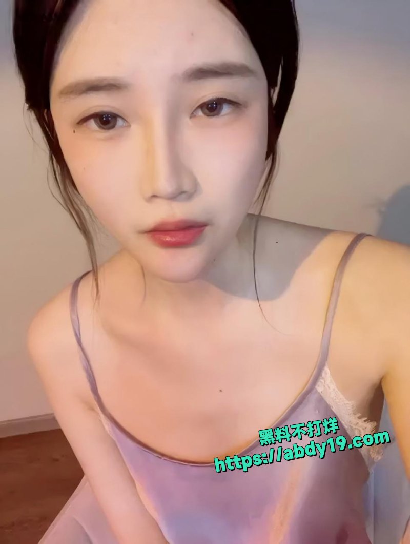 虎牙顶级反差妹小太阳贼大1