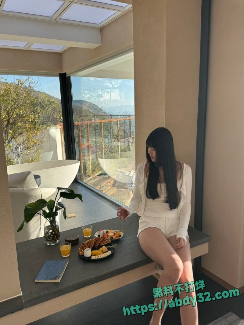 博远华兴高管婚内出轨18岁女孩2