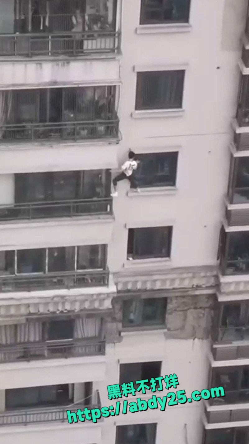 贵阳花果园偷人翻车 1