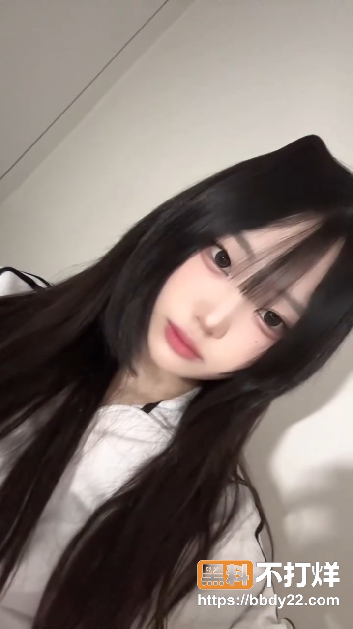 3万粉日系短发清纯妹17