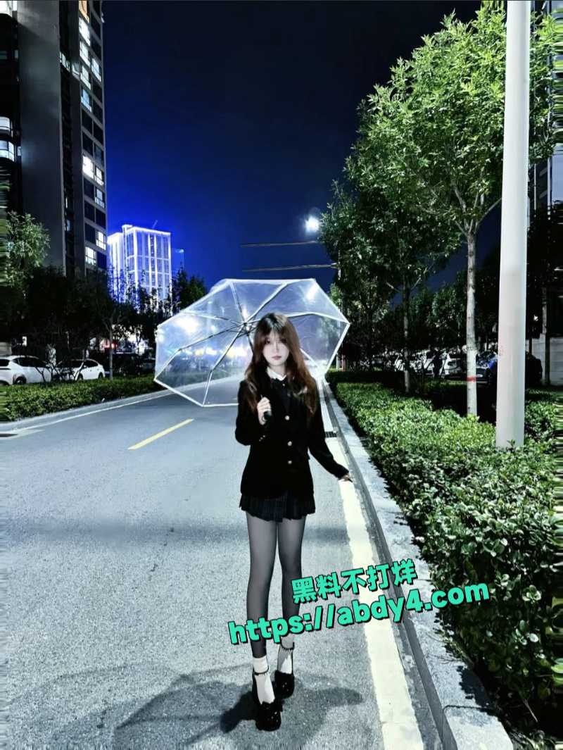 马昕悦出租屋深喉口交私拍曝光 6