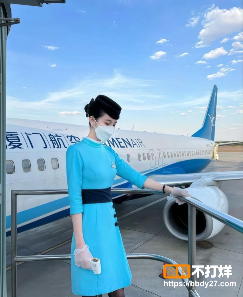 高颜值厦航在职空姐欣欣杨01