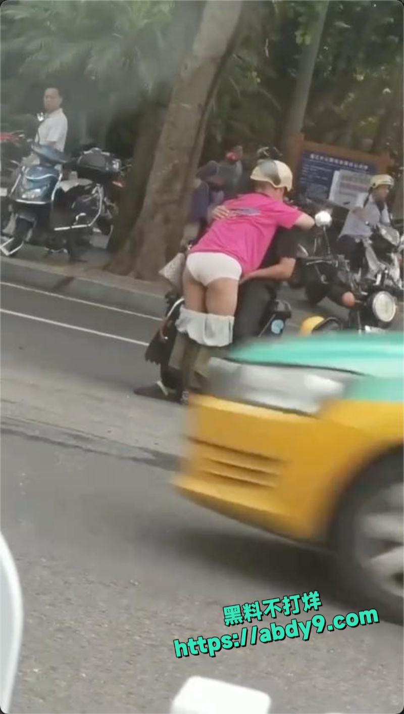 小情侣摩托车上车震 9