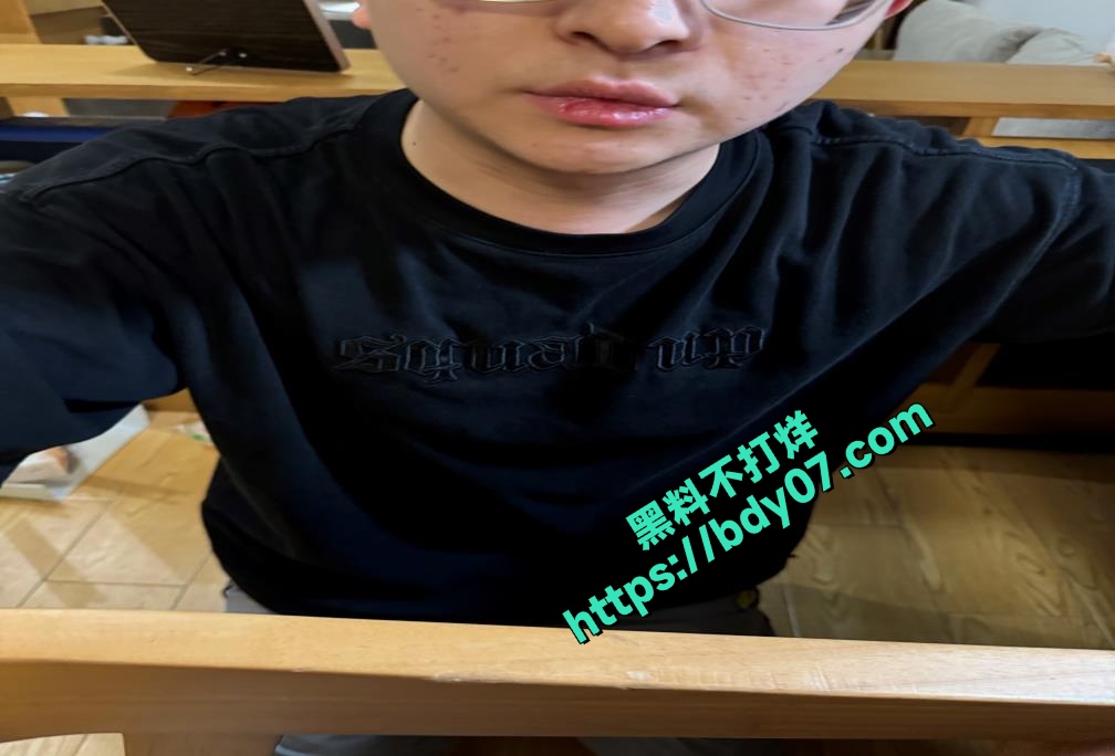 24其苦苦哀求别将嫖娼事情举报，立誓重新做人！ (1).jpg