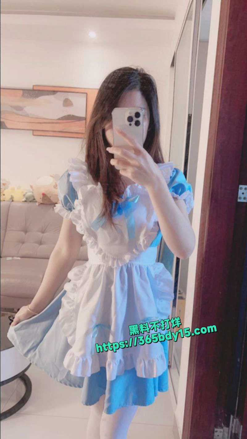俏皮可爱学生妹性感制服勾引男友4