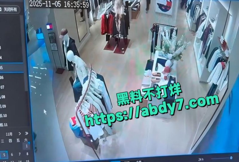 重庆星光68商场女子服装店纵火2