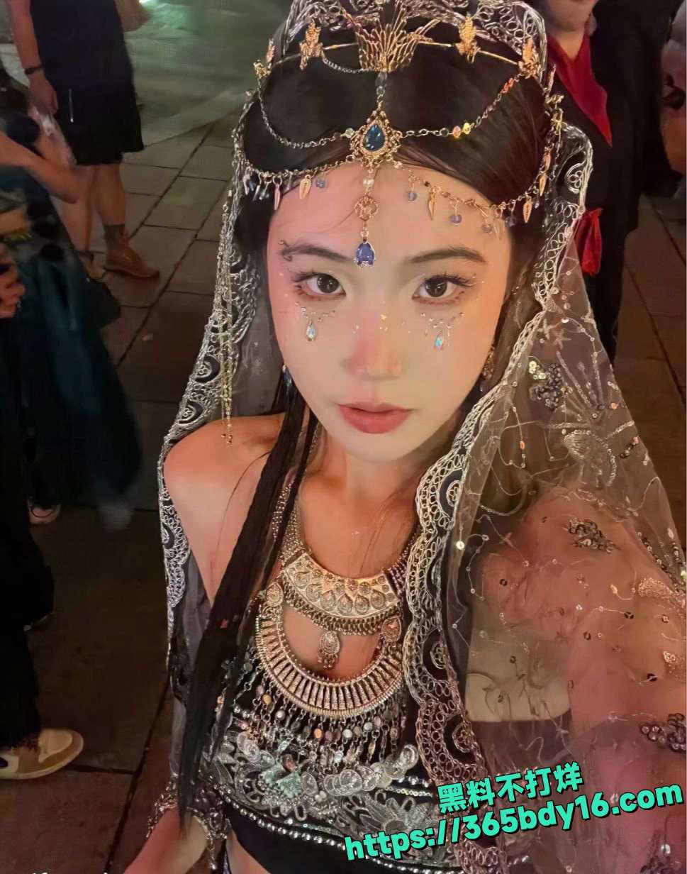 19岁清纯女大学生私密视频泄露