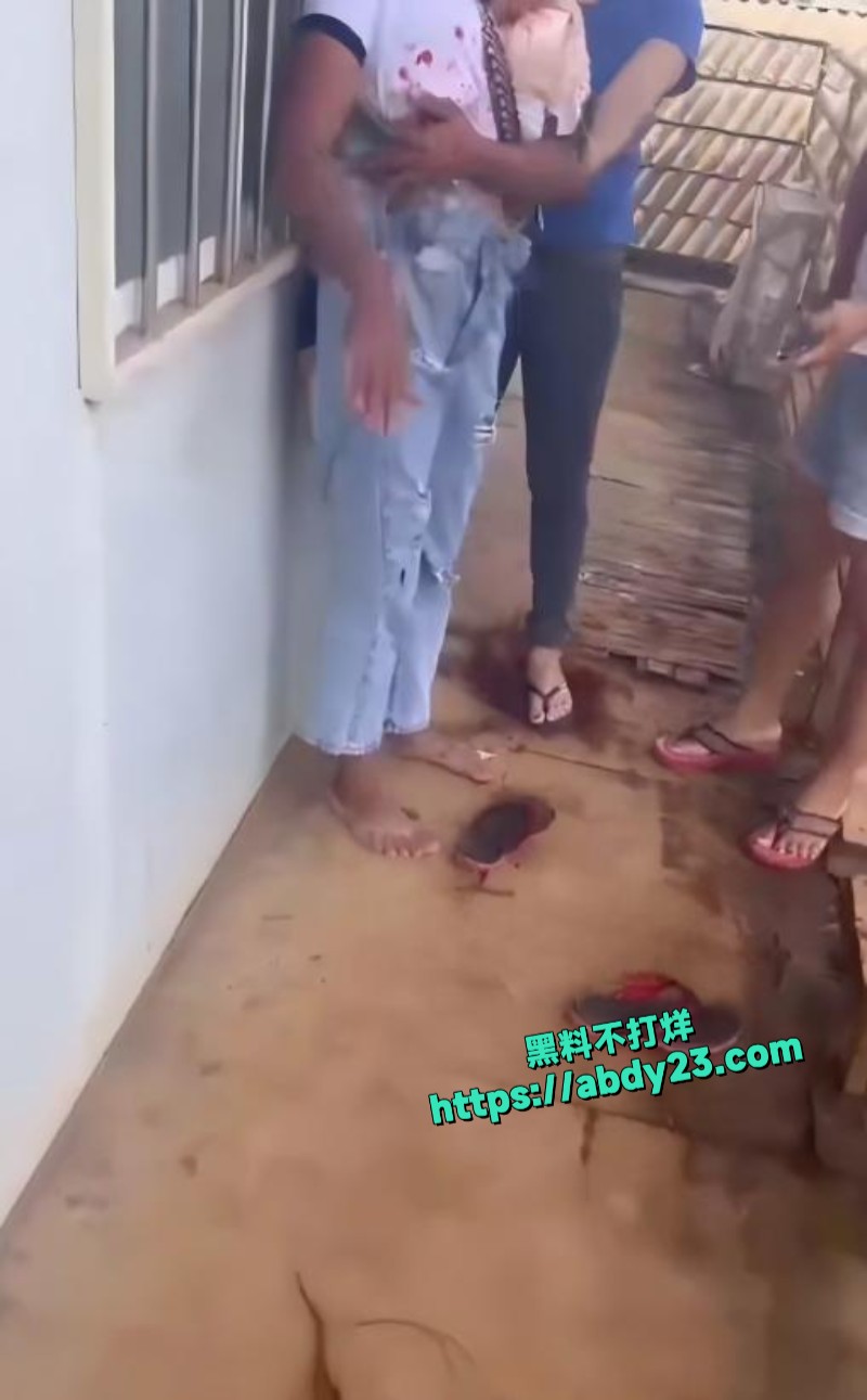国外抓奸刀捅小三1