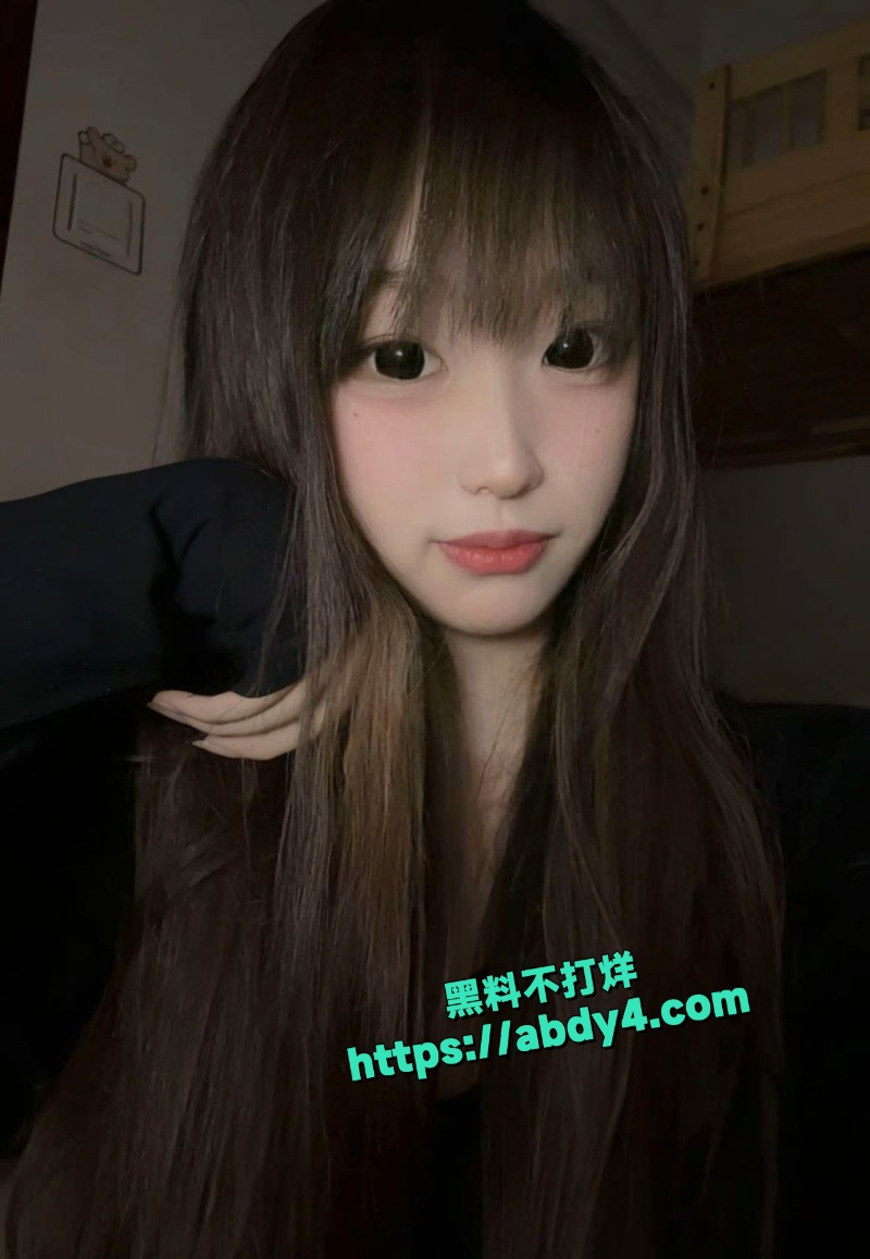 辽宁盘锦清纯妹子赵依私拍流出 4
