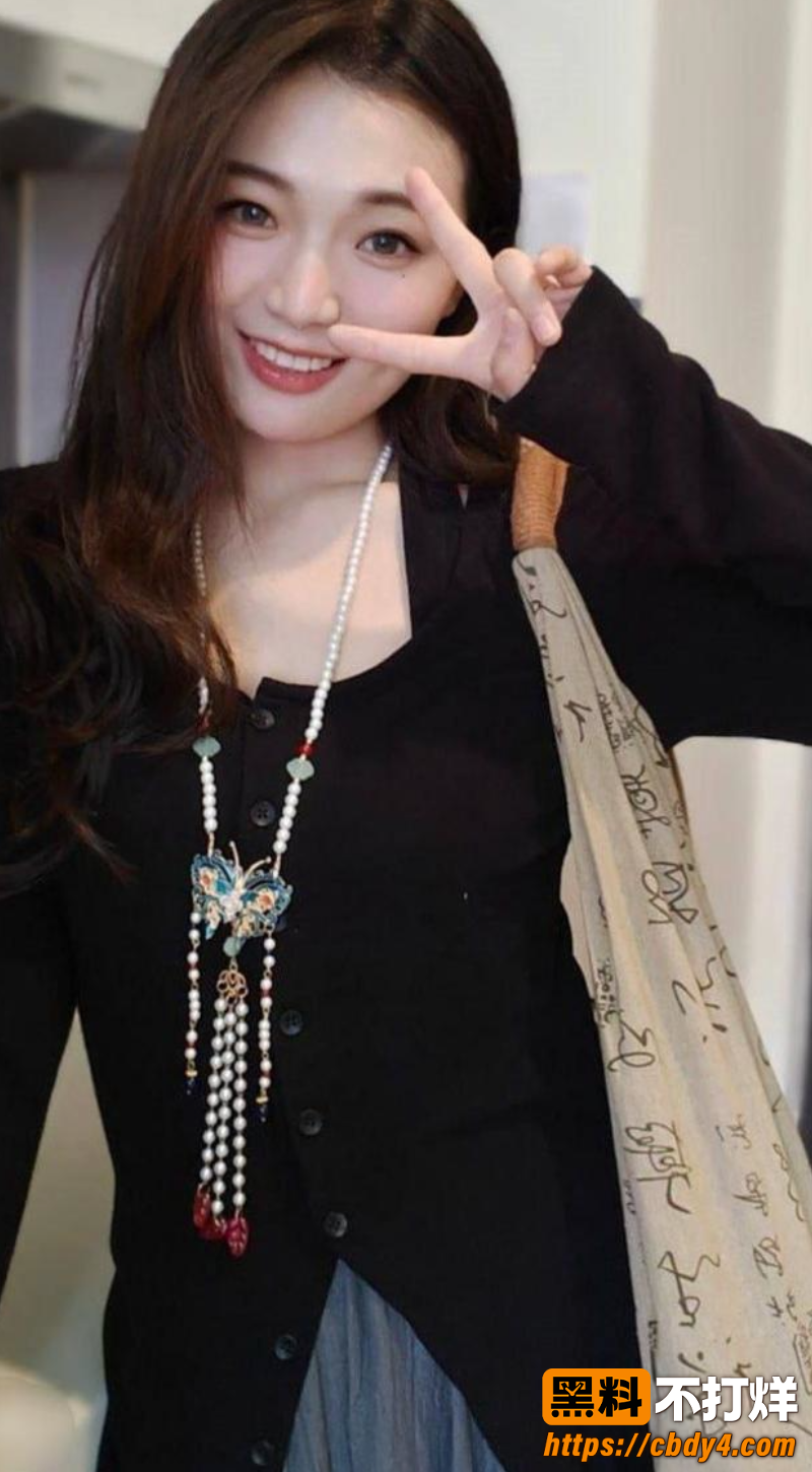 丰满型女大私拍泄密 7