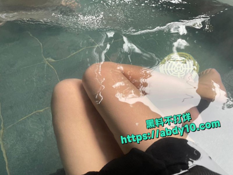 浙江反差婊肉便器刘杨2