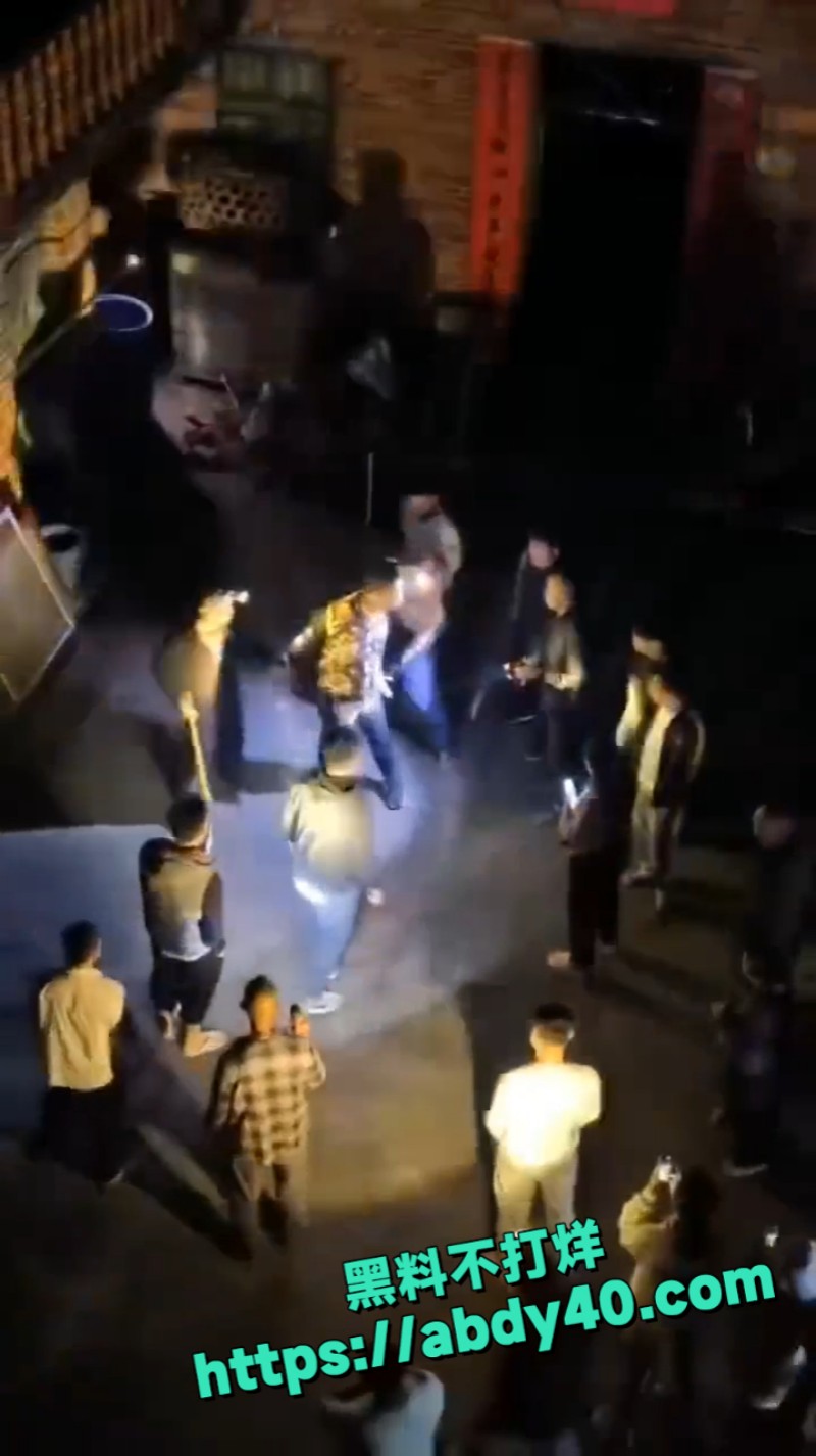 一村人半夜捉贼 8