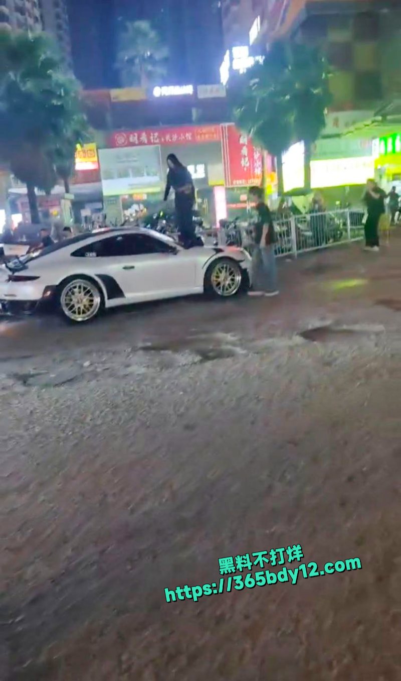 贵阳911事件女子砸车4