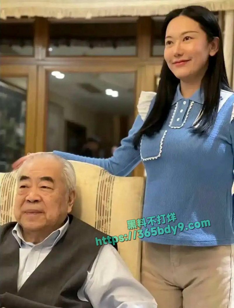 书画大家范曾小50岁娇妻被传出轨18