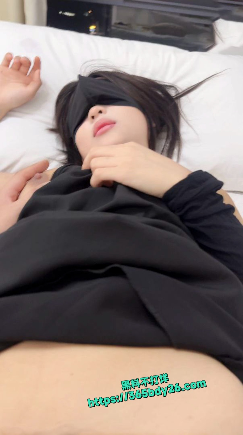 甜美花季少女第一次被调教 7