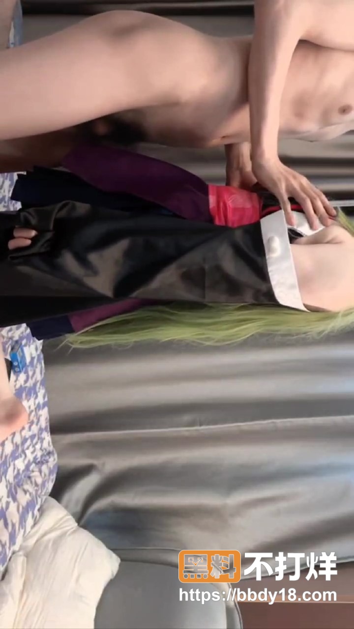 绿毛女仆cosplay3