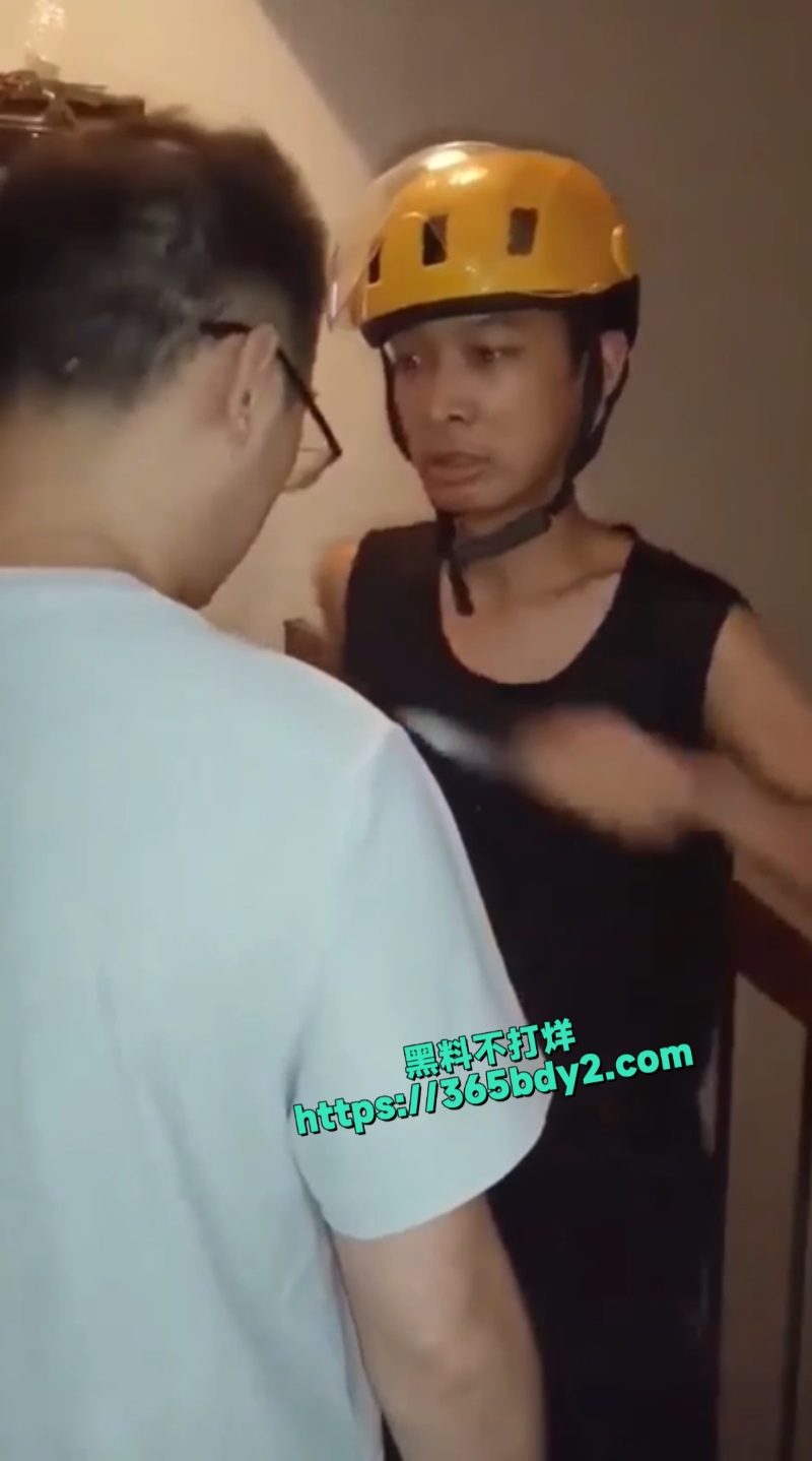 快递员抹脖子事件4