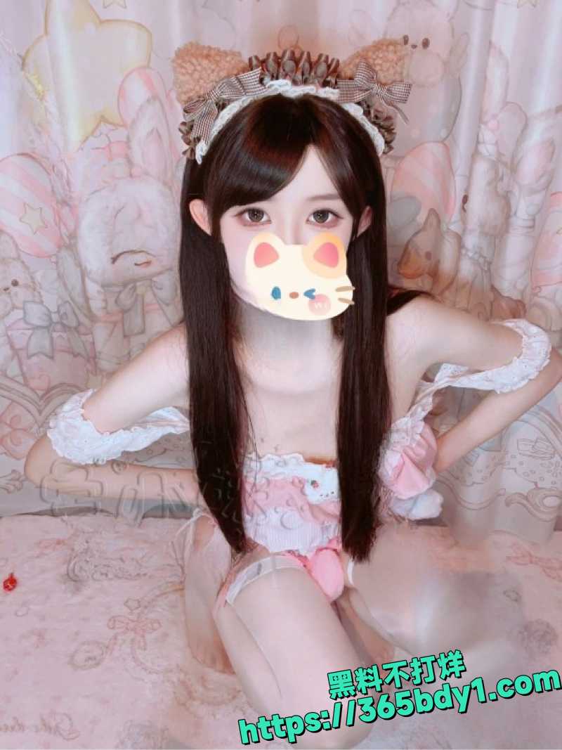 推特可爱萝莉小宅咪反差裸舞炸裂3