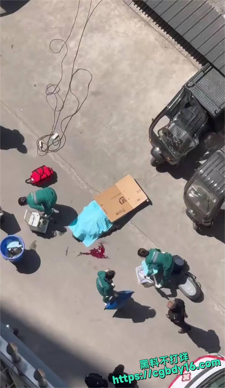 高空坠物砸死快递员4