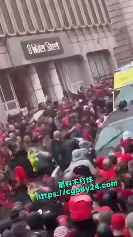 英国人体保龄球现场非常惨烈27人司尚不明5