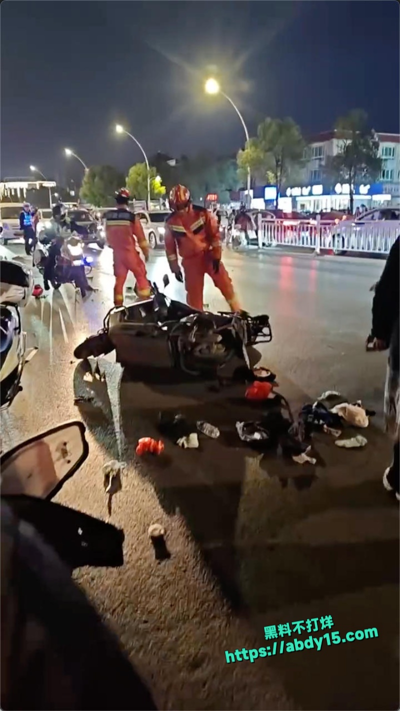 江西景德镇豪德贸易广场车祸 1