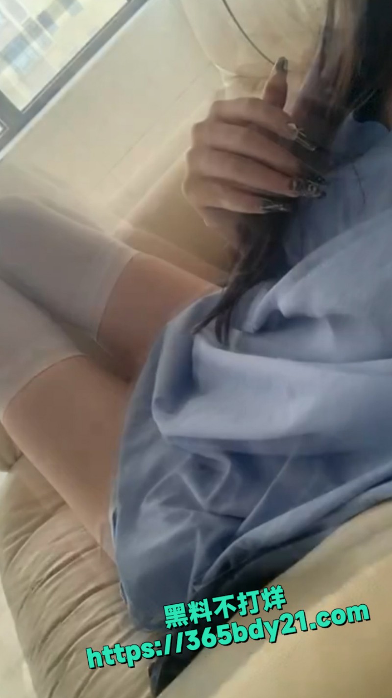 极品美腿大学生 14