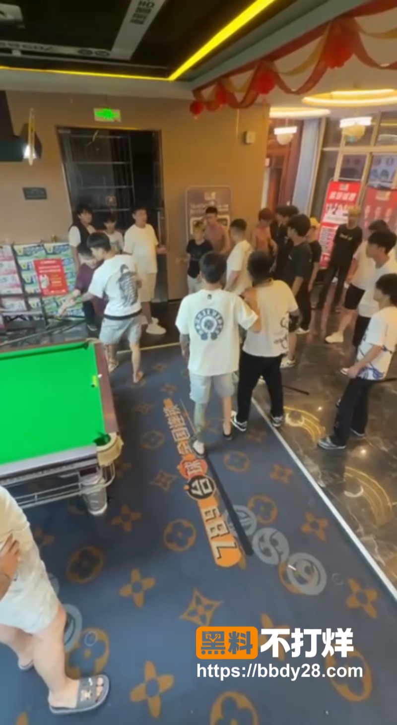 湖南永州道县台球厅打架现场6