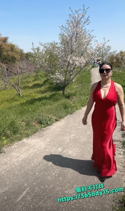 上海抖音网红蜜姨巨乳自慰视频流出