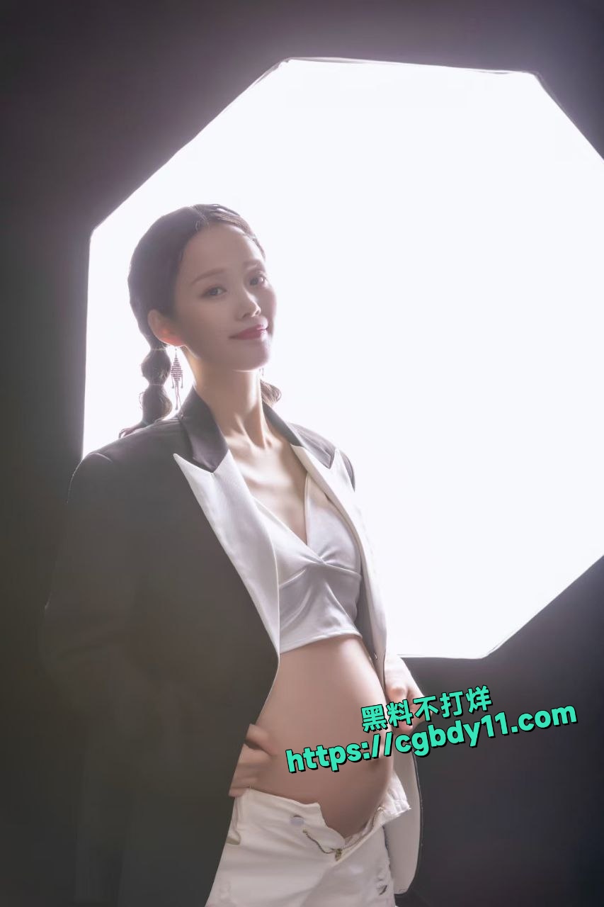 骚浪人妻方晶和网友裸聊自慰5