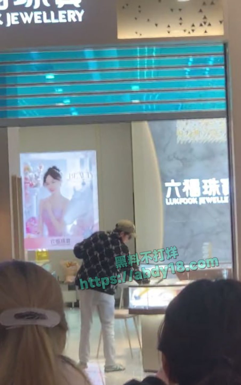 杭州一男子珠宝店抢劫5
