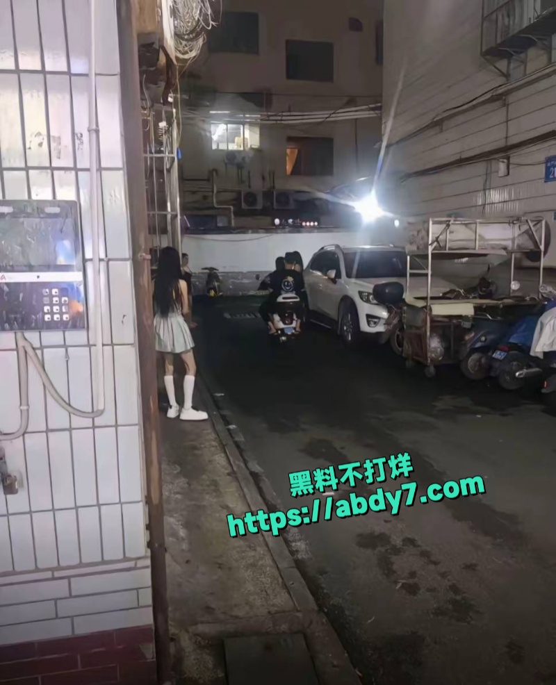 广西南宁惊现最美站街女 10