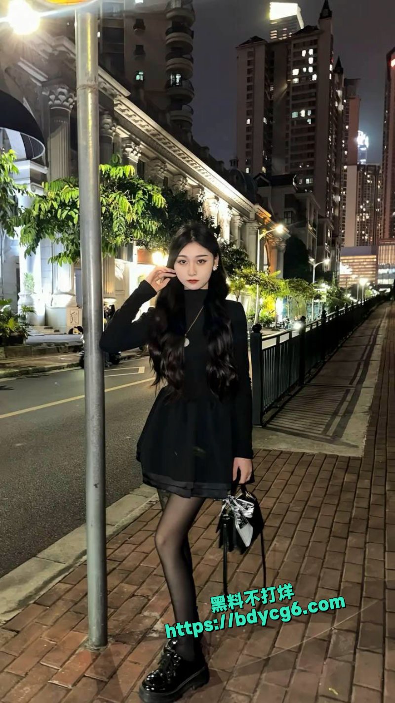 北海职业学院何丽芳经常跟男朋友吵架然后出去跟炮友睡觉2
