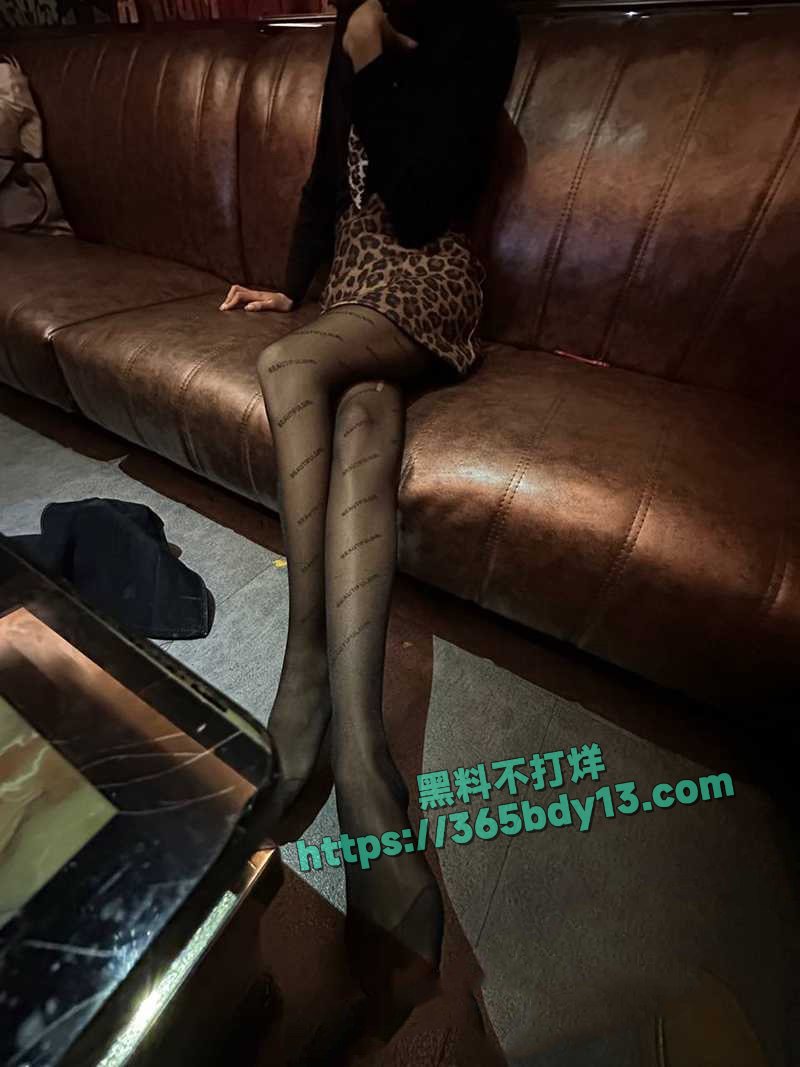 小姨子与异地男友奔现上床6