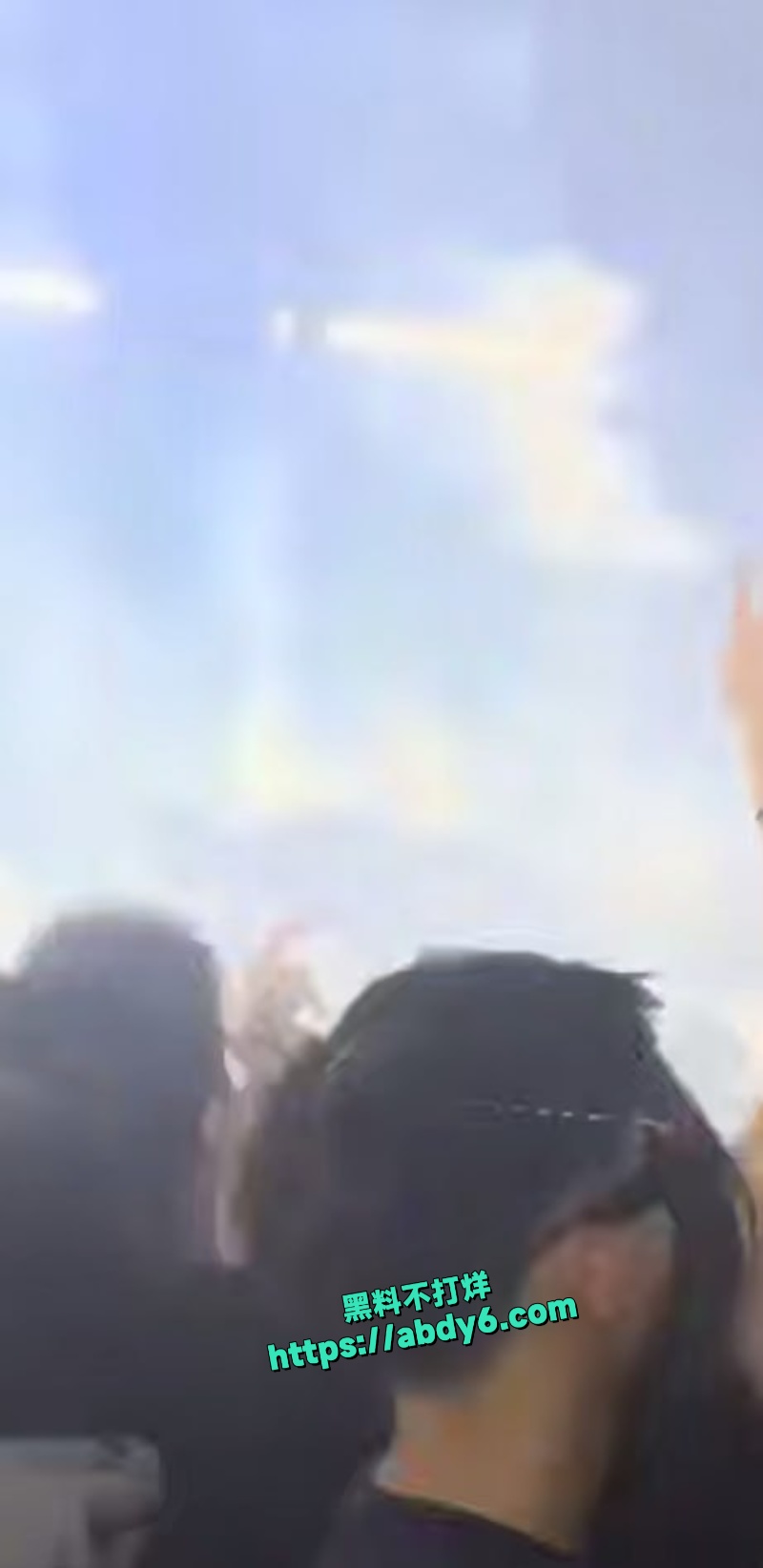 澳门TravisScott演唱会 一群愤青现场斗殴干架 2